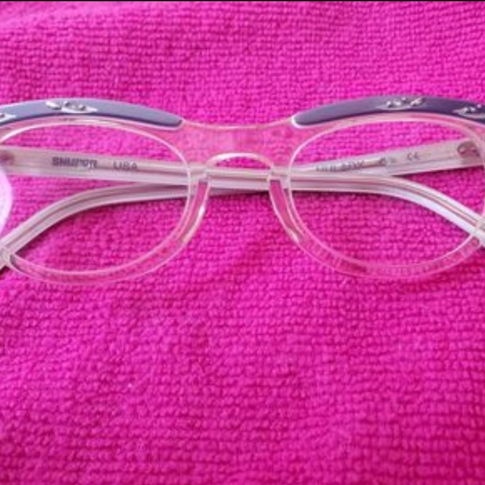 Women's cat eye frame by Shuron